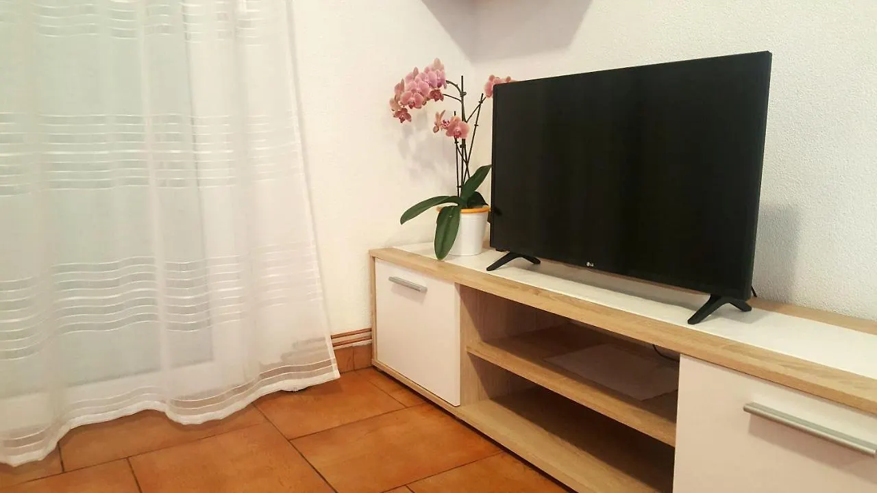 The Orange One Apartman Novigrad Istria